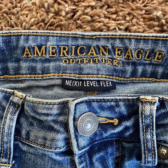 29x32 Slim American Eagle distressed light wash - Picture 5 of 7